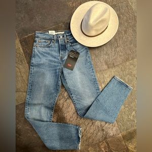 Brand New Levi Wedgie Jeans Size 24